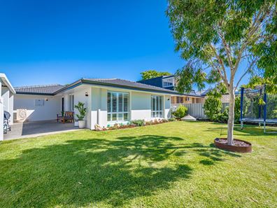 11 Shoalwater Road, Shoalwater WA 6169