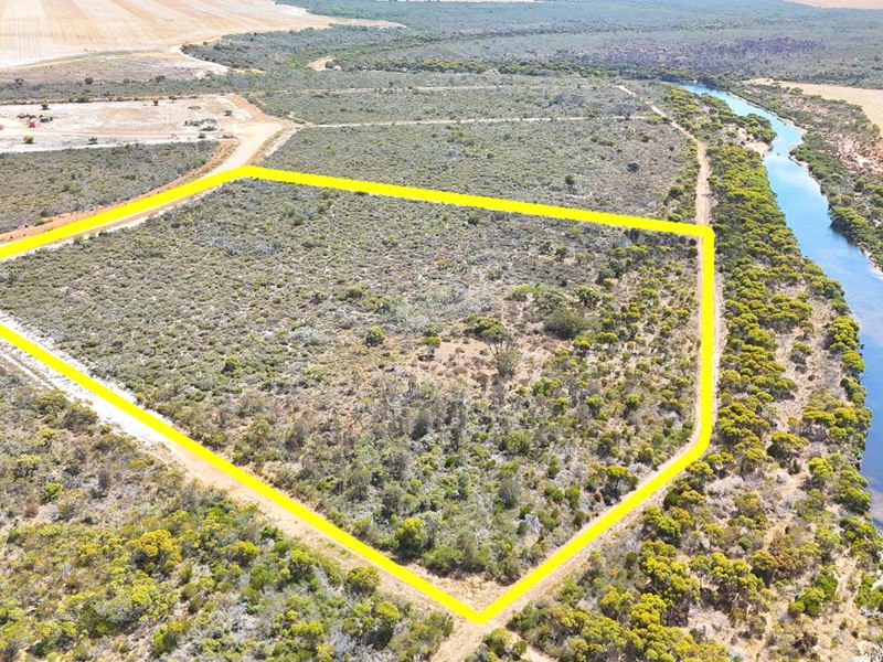 74 Long Pool Road, Hopetoun WA 6348