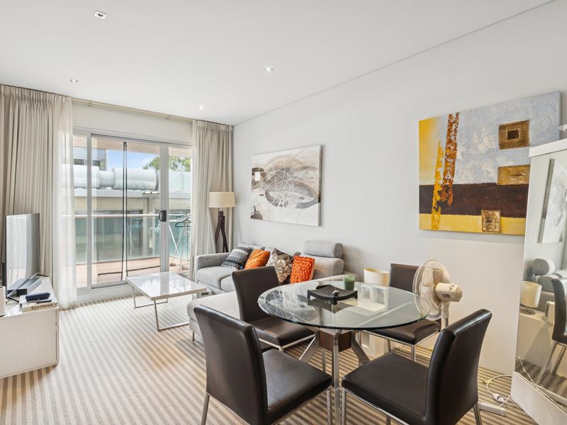 17/8 Victoria Avenue, Perth WA 6000