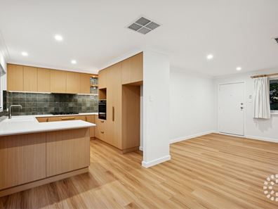 16 Nicholas Crescent, Hilton WA 6163