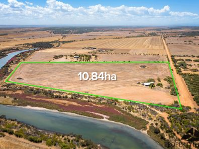 1398 Company Road, Greenough WA 6532