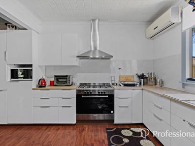 8 Ferrier Street, Swan View WA 6056