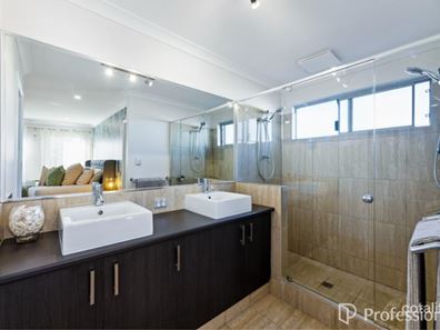 17 Hamelin Street, Two Rocks WA 6037