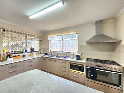 20 Meiklejohn Crescent, Carnarvon WA 6701