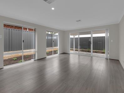 35 Cardinal Loop, Lakelands WA 6180