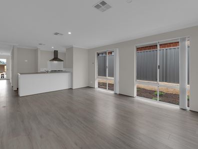 35 Cardinal Loop, Lakelands WA 6180