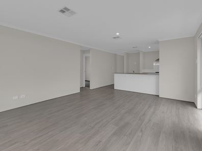 35 Cardinal Loop, Lakelands WA 6180