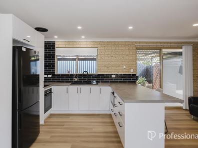7A Chrisp Place, Yanchep WA 6035