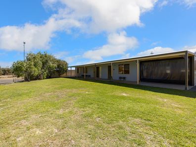 8 Lawrence Place, Lancelin WA 6044
