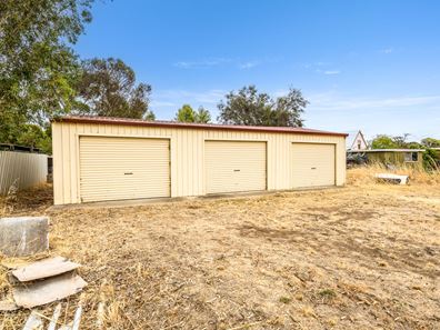 17 Milhinch Street, Muluckine WA 6401