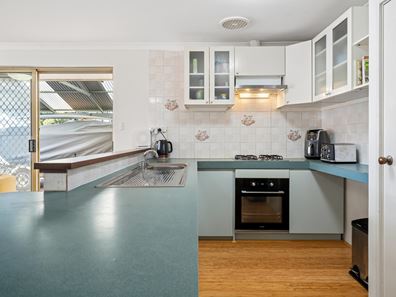 1 Seaton Close, Halls Head WA 6210