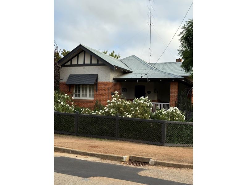 22 Macartney Street, York WA 6302