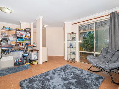 11 Brougham Crescent, Orelia WA 6167