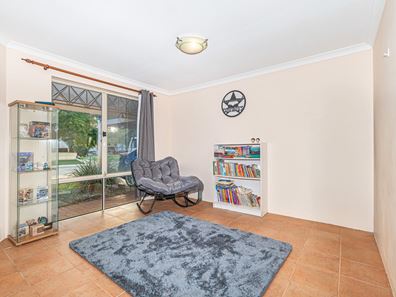 11 Brougham Crescent, Orelia WA 6167