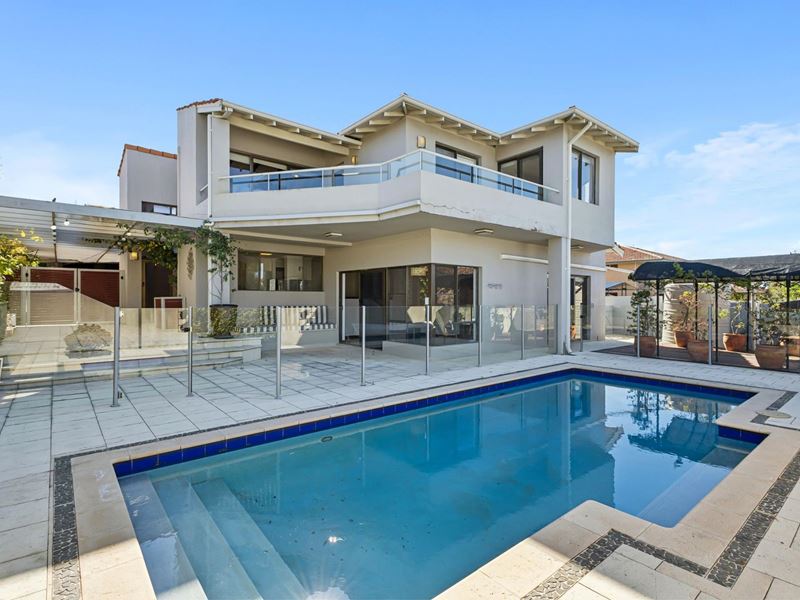 36 Mantua Crescent, Churchlands