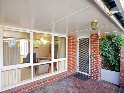 63 Duke Street, Scarborough WA 6019