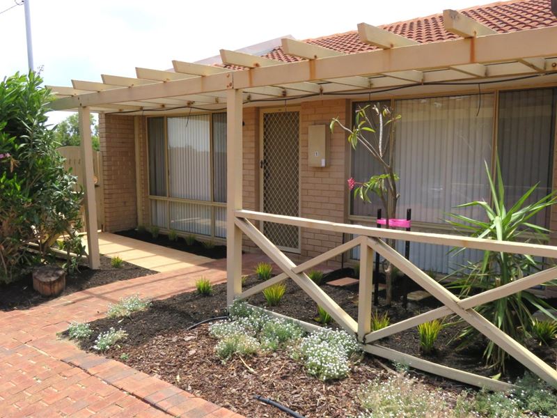 1/4 Neptune Street, Scarborough WA 6019