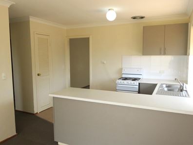 1/4 Neptune Street, Scarborough WA 6019
