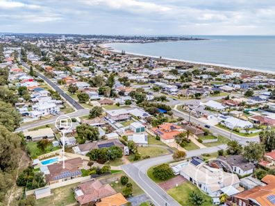 1 Sievewright Street, Silver Sands WA 6210