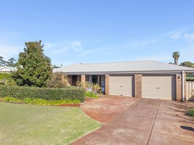 4 Rummer Way, Bateman WA 6150