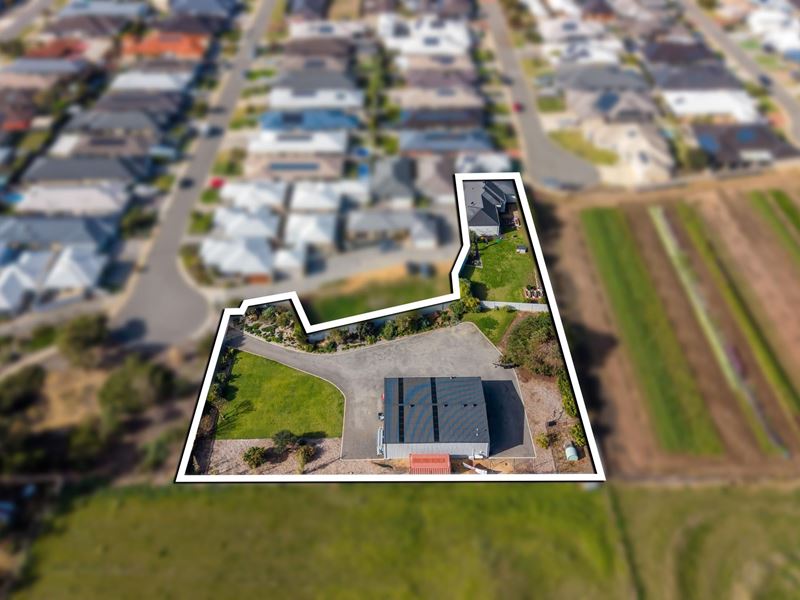 20 Fiore Court, Lake Coogee WA 6166