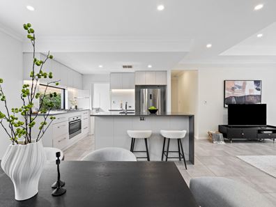 20 Fiore Court, Lake Coogee WA 6166