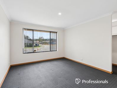 11 Madeira Turn, Byford WA 6122