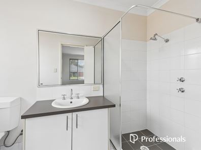 11 Madeira Turn, Byford WA 6122