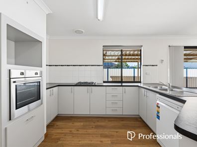 11 Madeira Turn, Byford WA 6122