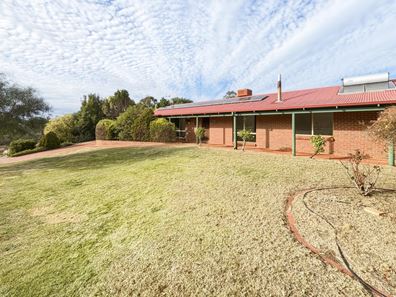 27 Fleay Road, Narrogin WA 6312