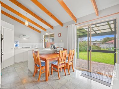 7 Gordon Street, Little Grove WA 6330