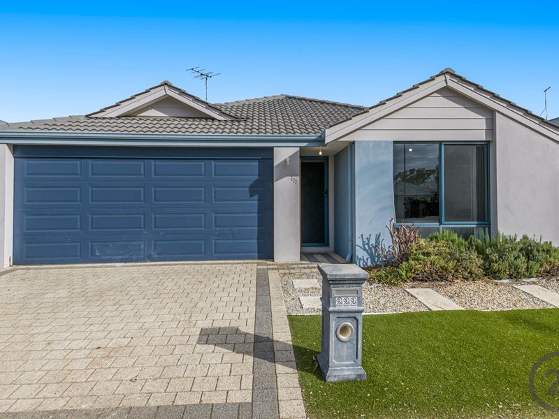 222 Lake Valley Drive, Lakelands WA 6180