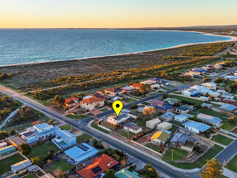 16 Shingle Ave, Jurien Bay WA 6516