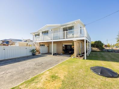16 Shingle Ave, Jurien Bay WA 6516