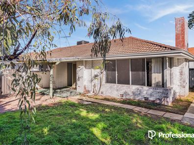 17 Cassinia Road, Duncraig WA 6023