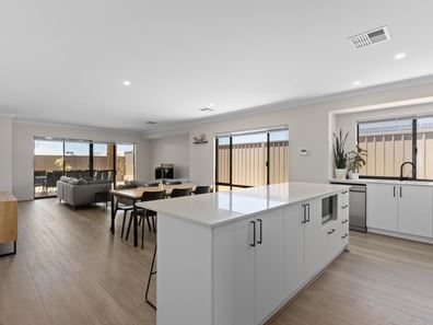 21 Sundew Road, Beeliar WA 6164