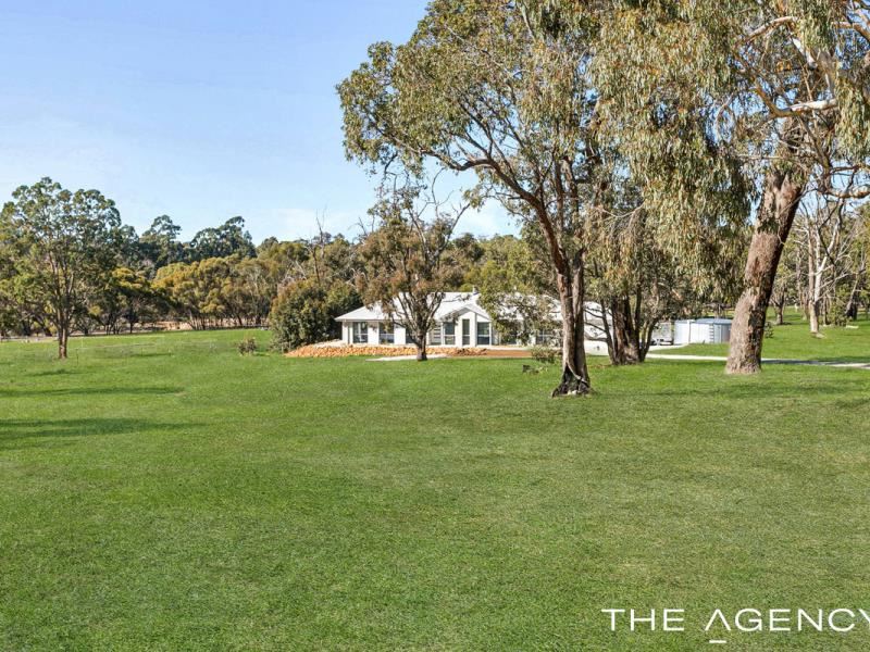 13 Bridgeman Road, Bakers Hill WA 6562