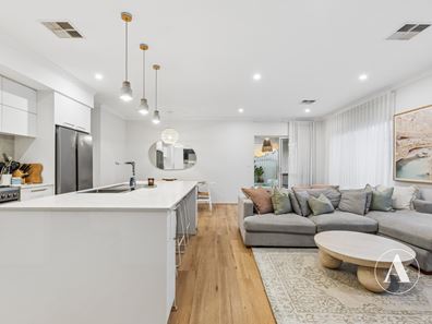 22 Woodloes Street, Piara Waters WA 6112