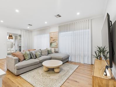 22 Woodloes Street, Piara Waters WA 6112