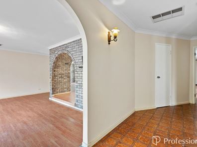 55 Ovens Road, Thornlie WA 6108
