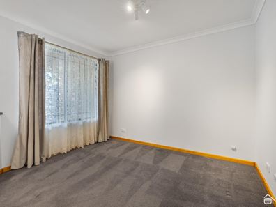 8 Storey Road, Thornlie WA 6108