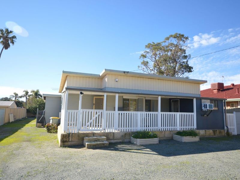 18 Wyeree Road, Mandurah WA 6210