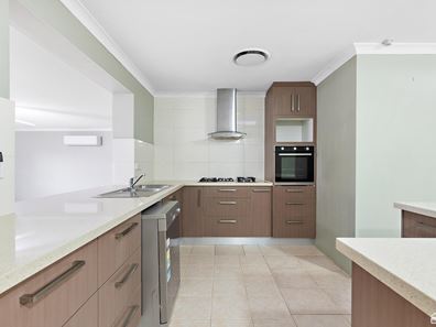 12 Lyrebird Loop, Seville Grove WA 6112
