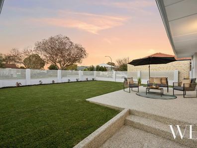 6 Davy Street, Alfred Cove WA 6154