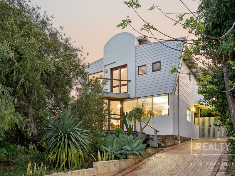 82 Chrysostom Street, Trigg WA 6029