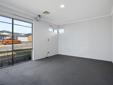 8 Iwasaki Crest, Ellenbrook WA 6069