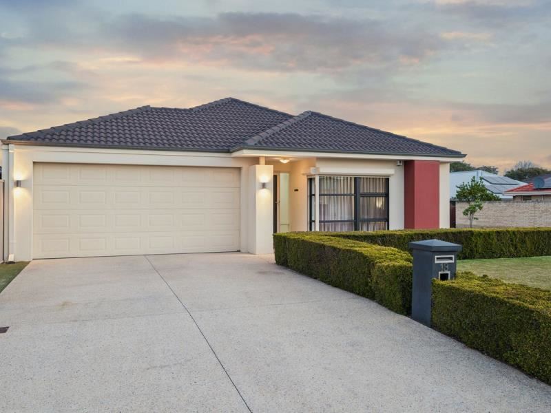 13 Northwood Loop, Thornlie WA 6108