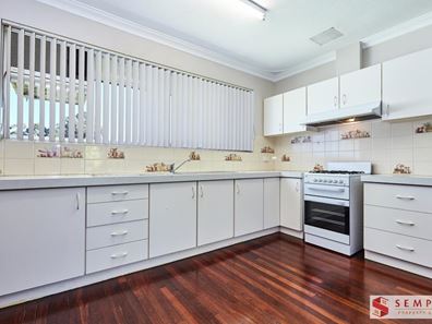 15 Pilgrim Road, Hamilton Hill WA 6163