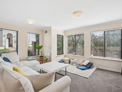 1 Castle Hill Close, Bicton WA 6157