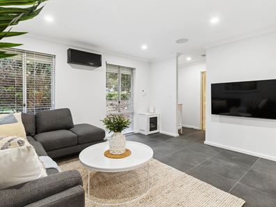 12 MOOLANDA BOULEVARD, Kingsley WA 6026